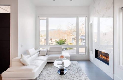 Burnaby House | Stunning Modern Home with Beautiful Ocean and Mountain Views!