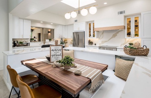 Saddle View Estates House | *STUNNING New Lstg*$2M*Resort Home * Free Pool Heat * Great Location