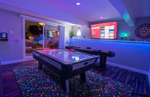 Point Loma Heights House | Stunning Paradise Villa: Pool–Game Room–WOW