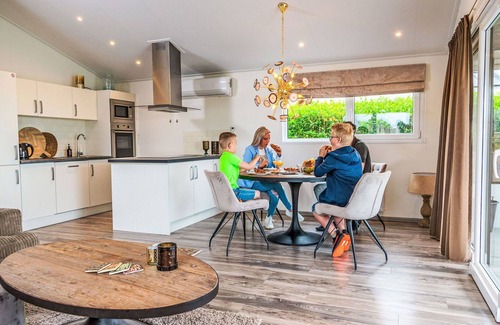 Bovenkarspel House | Stunning private villa for 5 guests with WIFI, TV, terrace and parking
