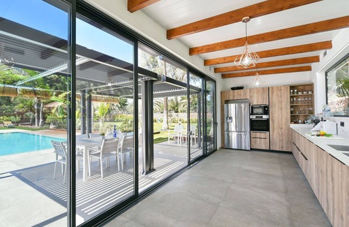 Campo Internacional Maspalomas Villa | Stunning private villa for 10 people with private pool, WIFI, A/C, TV and patio