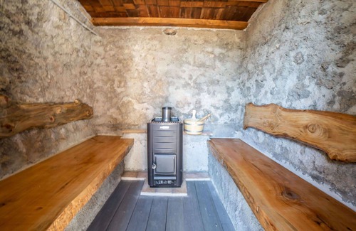 Bagnoregio Villa | Stunning private villa with A/C, WIFI, private pool, TV, patio, pets allowed and panoramic view