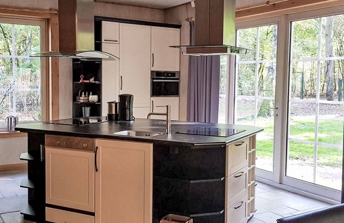 Bosgebied Hoenderloo House | Stunning private villa for 14 guests with pool, WIFI, TV and terrace