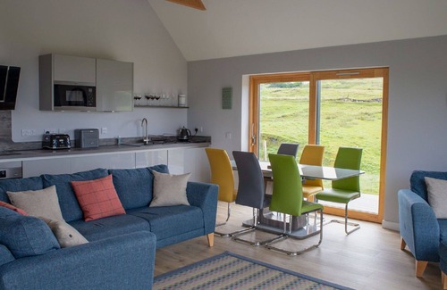 Milovaig House | Stunning private villa for 4 guests with WIFI, TV, terrace, panoramic view and parking