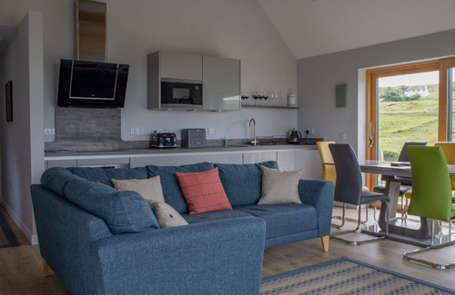 Milovaig House | Stunning private villa for 4 guests with WIFI, TV, terrace, panoramic view and parking