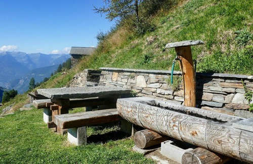 Malvaglia House | Stunning private villa for 4 guests with WIFI, patio and pets allowed