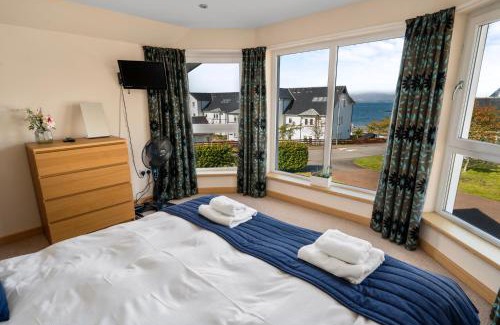 Oban House | Stunning Sea Views - Luxury 4BR Beach House