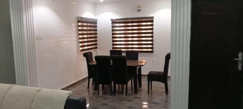 Ota Villa | Stunning spacious 4 bed house with swimming pool