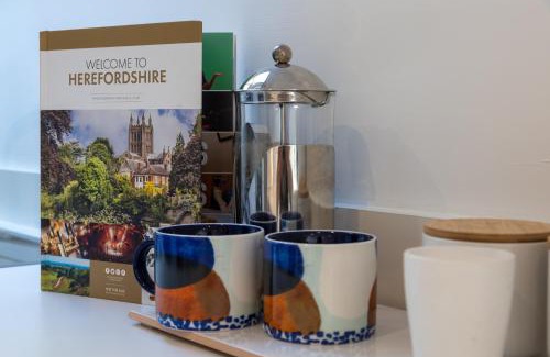 Bartestree Apartment | Stunning Studio with Countryside Views & Parking