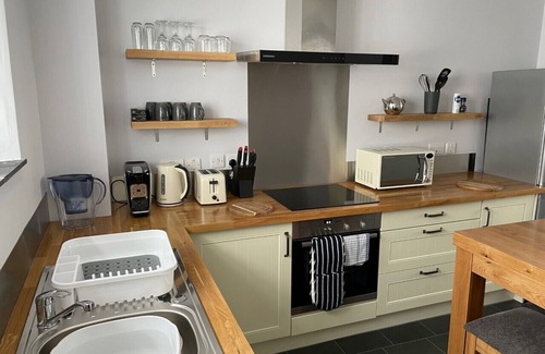 Polperro Cottage | Stunning Views of Polperro Harbour from this Waterfront Cottage. Free Parking.