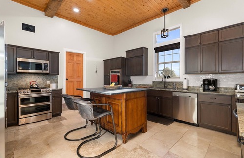 Canoncito House | Stunning Views, Privacy, Dog-friendly Fenced Yard, King Beds, Monthly Discounts.