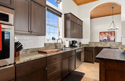 Canoncito House | Stunning Views, Privacy, Dog-friendly Fenced Yard, King Beds, Monthly Discounts.