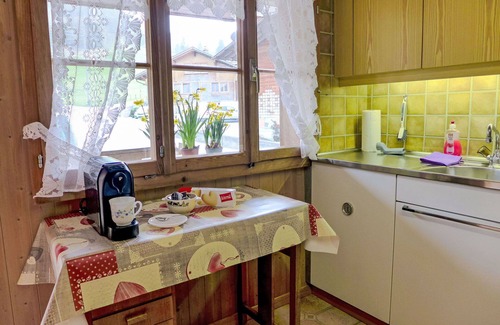 Frutigen Villa | Stunning villa for 3 people with WIFI, TV, pets allowed and panoramic view