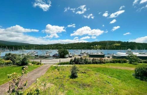 Kettering House | Stunning Water front view House at Kettering