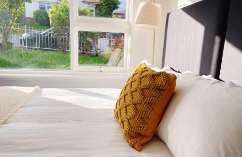 West Hobart House | Stunning West Hobart Home- Close to city and shops