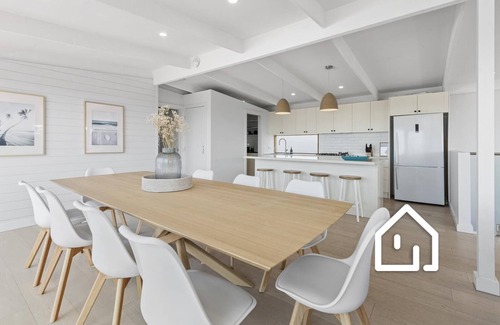 Sorrento House | Style In Sorrento *1 NIGHT FREE* Bay Views, Spa, Snooker, 550m to Beach