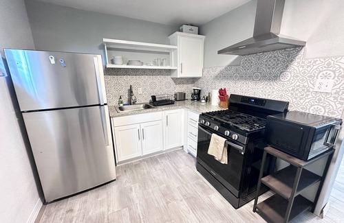 Biggs Field Apartment | Stylish 1BR/1BA Apt - Newly Renovated & Welcoming Unit 1n