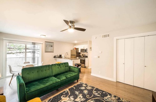 Mueller Apartment | Stylish 1BR Near UT Mueller Evonify