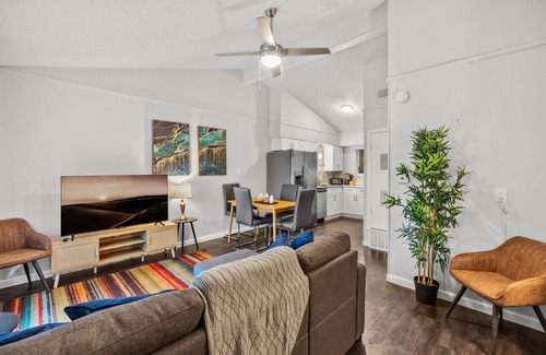 Zilker Apartment | Stylish 1BR Zilker Evonify