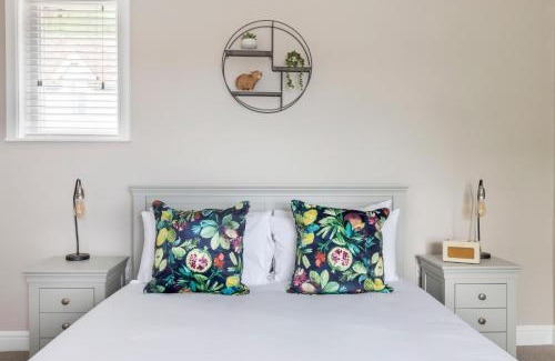 Little Malvern Apartment | Stylish 2-bed Duplex Stunning Malvern views Peaceful Getaway