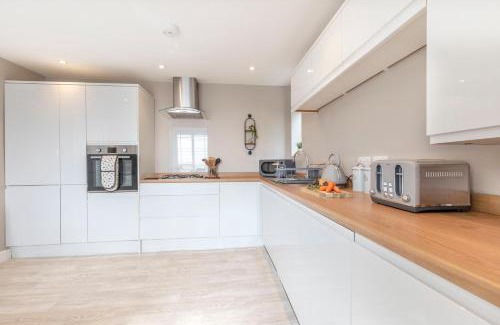 Little Malvern Apartment | Stylish 2-bed Duplex Stunning Malvern views Peaceful Getaway