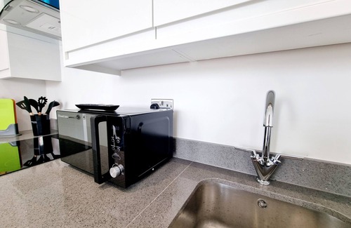 Woolwich Riverside Apartment | Stylish 2 Bed Flat in Woolwich