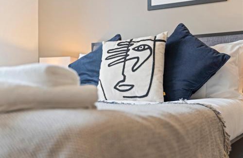 Everton Apartment | Stylish 2 Bedroom Apartment, free parking, L3 Area, Close to City Centre, Sleeps 4