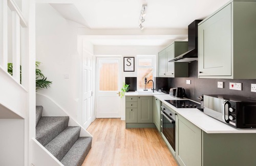 Frampton on Severn Apartment | Stylish 2-Bedroom Townhouse in Stratford upon Avon