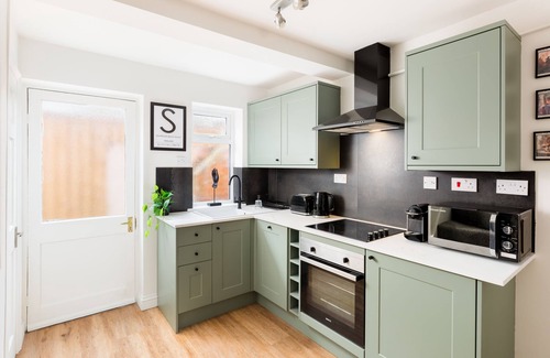 Frampton on Severn Apartment | Stylish 2-Bedroom Townhouse in Stratford upon Avon