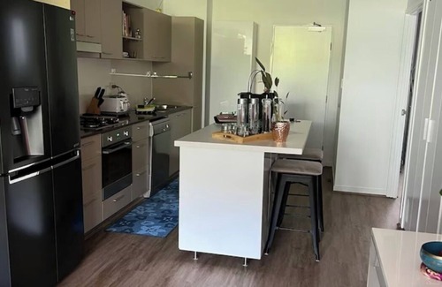Bulimba Apartment | Stylish 2BR/2BA Apt with Pool access in Central Bulimba