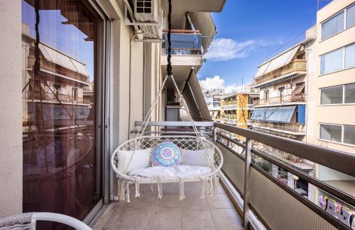 Dafni-Ymittos Apartment | Stylish 2BR Apartment with Balcony Near Metro