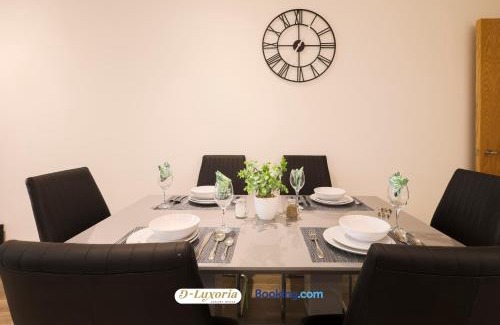 Royal Docks Apartment | Stylish 2BR By DLuxoria Short Lets & Serviced Accommodation Greater London With Pet Friendly, Free WiFi & Free Parking