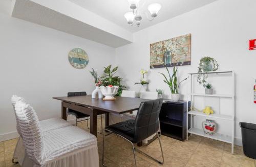 Beltline Apartment | Stylish 2BR by Stampede Free Parking Terrasse