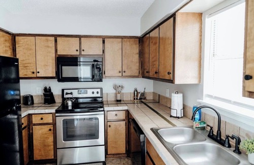 Mobile Apartment | Stylish 2BR Escape | Relax in Modern Comfort