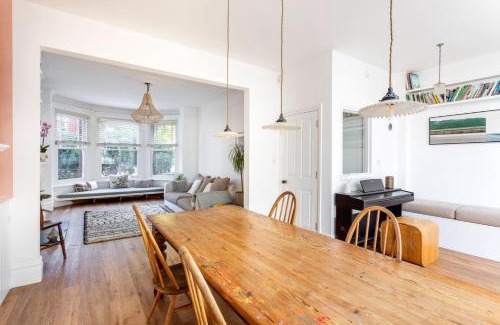 Dudden Hill House | Stylish 3-Bed Home with Garden in Dollis Hill