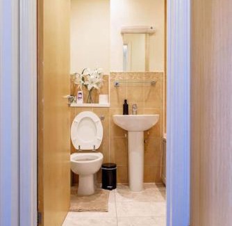 Thamesmead House | Stylish 3 Bedroom and free parking