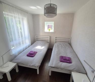Hull Apartment | Stylish 3 Bedroom House, Perfect for Families and Groups
