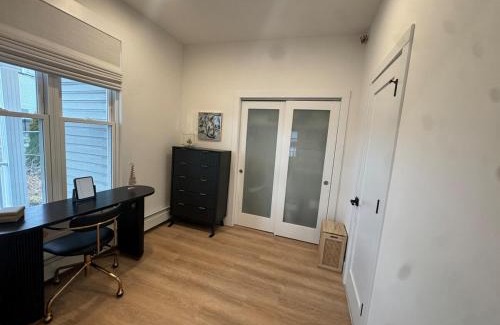 Stamford Apartment | Stylish 3BR,2BA in Heart of Harbor Point