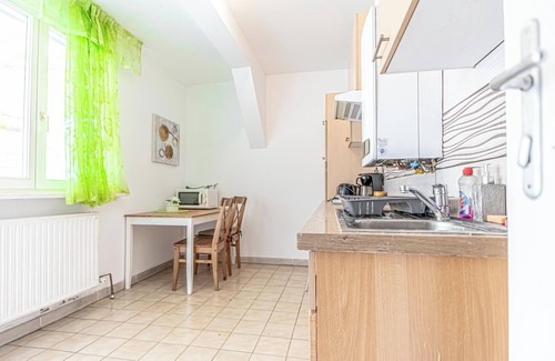 Favoriten Apartment | Stylish 3BR Apt With Balcony City Center