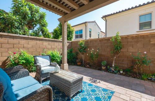 Tustin House | Stylish 3BR Irvine Oasis Family Friendly w Garage