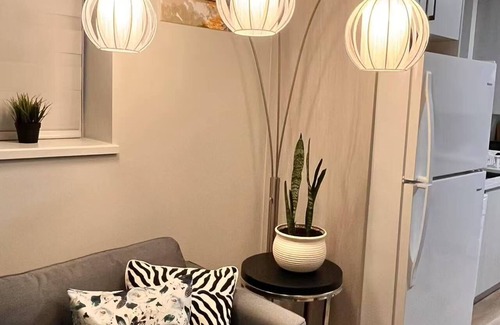 Willoughby House | Stylish 3BR Retreat by Langley Event Center