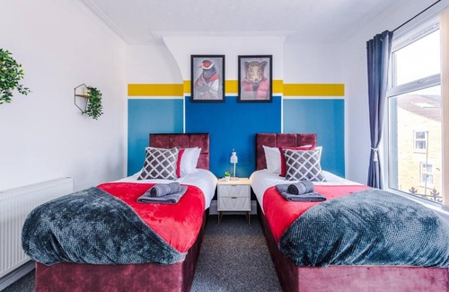 Liverpool Apartment | Stylish 4 Bed House - 10 Mins From The Centre