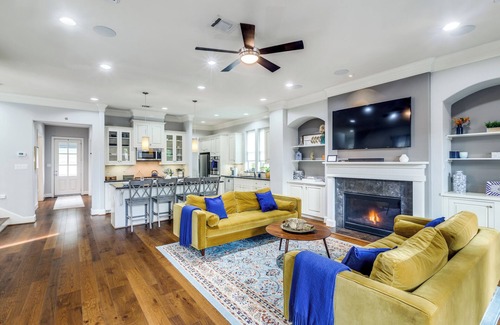 Greater East End House | Stylish 5bed-4bath - Gated, King Beds, 3500 sq ft - 5 Min to Downtown