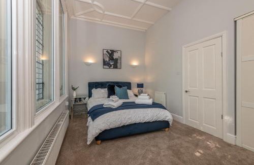 Wakefield Apartment | Stylish Accommodation for Contractors Business and Families with Fast Wi Fi Large Screen Smart TV and SKY Sports