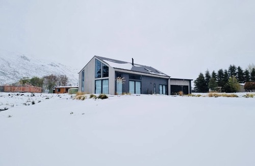 Kingston House | Stylish Alpine house in Kingston.