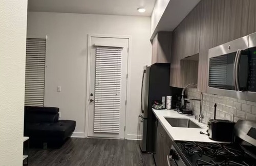 Atwater Village Apartment | Stylish and Elegant Unit in Griffith