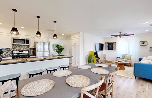 North Clairemont House | Stylish and inviting w/outdoor kitchen & hot tub - close to ocean