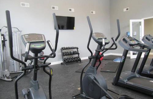 Saint Marys  Allen County Apartment | Stylish and Spacious, close to the Hospital.