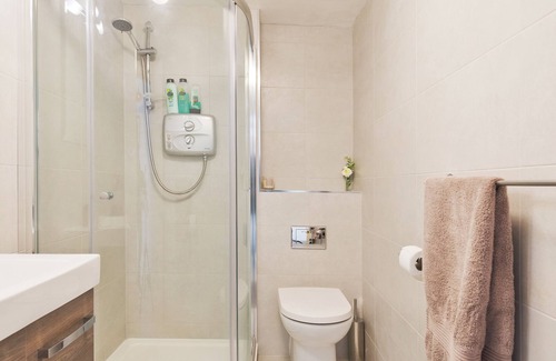 Rathmines House | Stylish apartment with patio in Ranelagh near tram