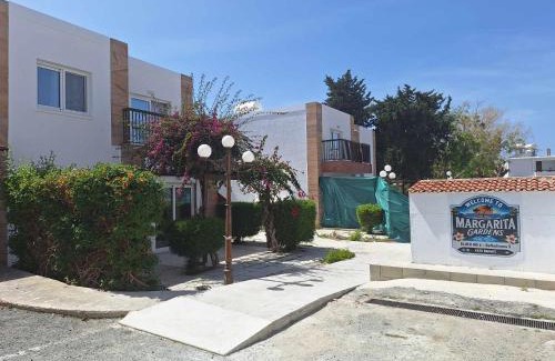Old Town Apartment | Stylish Apt Kato Paphos Close to Beach & Vibrant Harbor Life